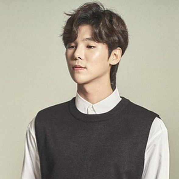 Behind-the-scenes cut of Kim Junsu (1991)