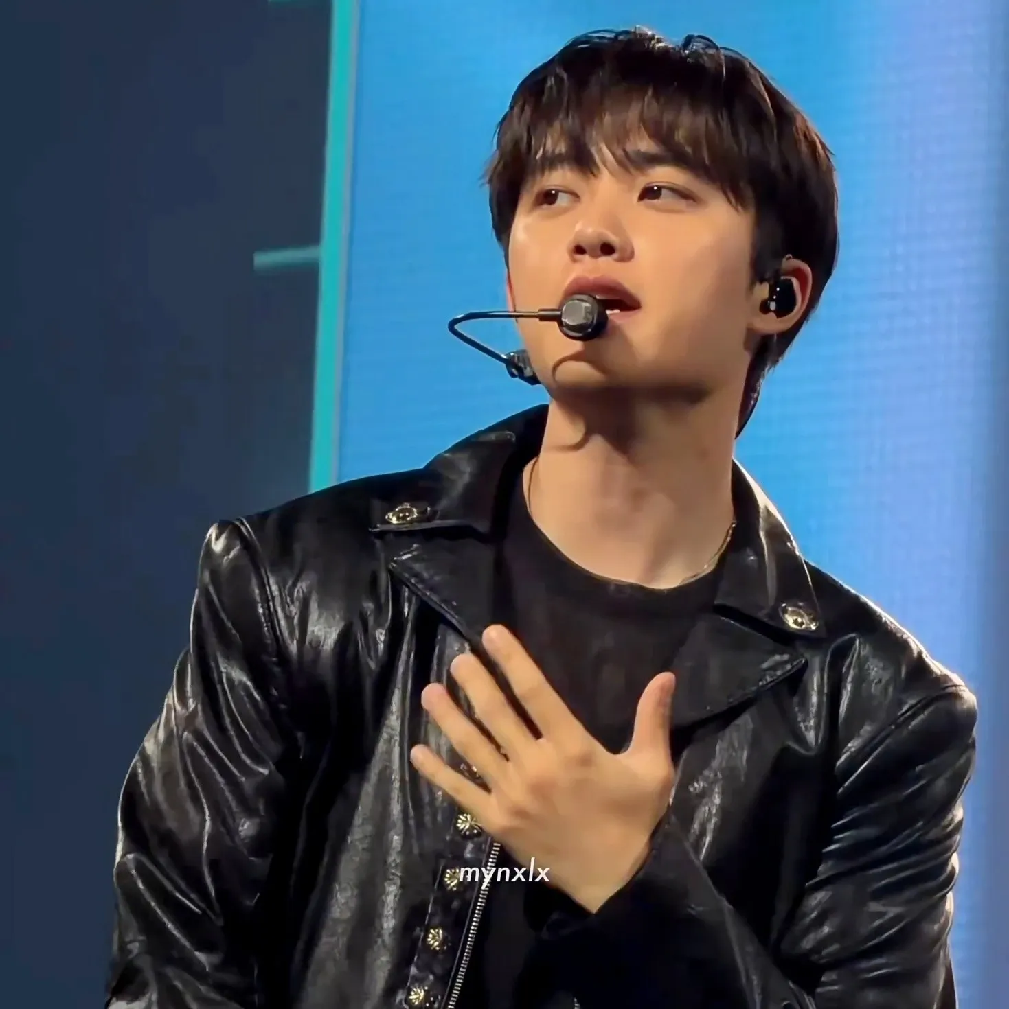 Cuplikan di balik layar dari Doh Kyungsoo (D.O.)