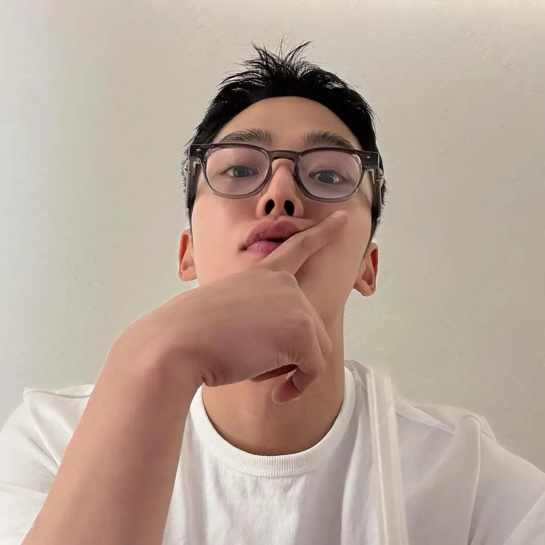 Foto terbaru dari Rowoon