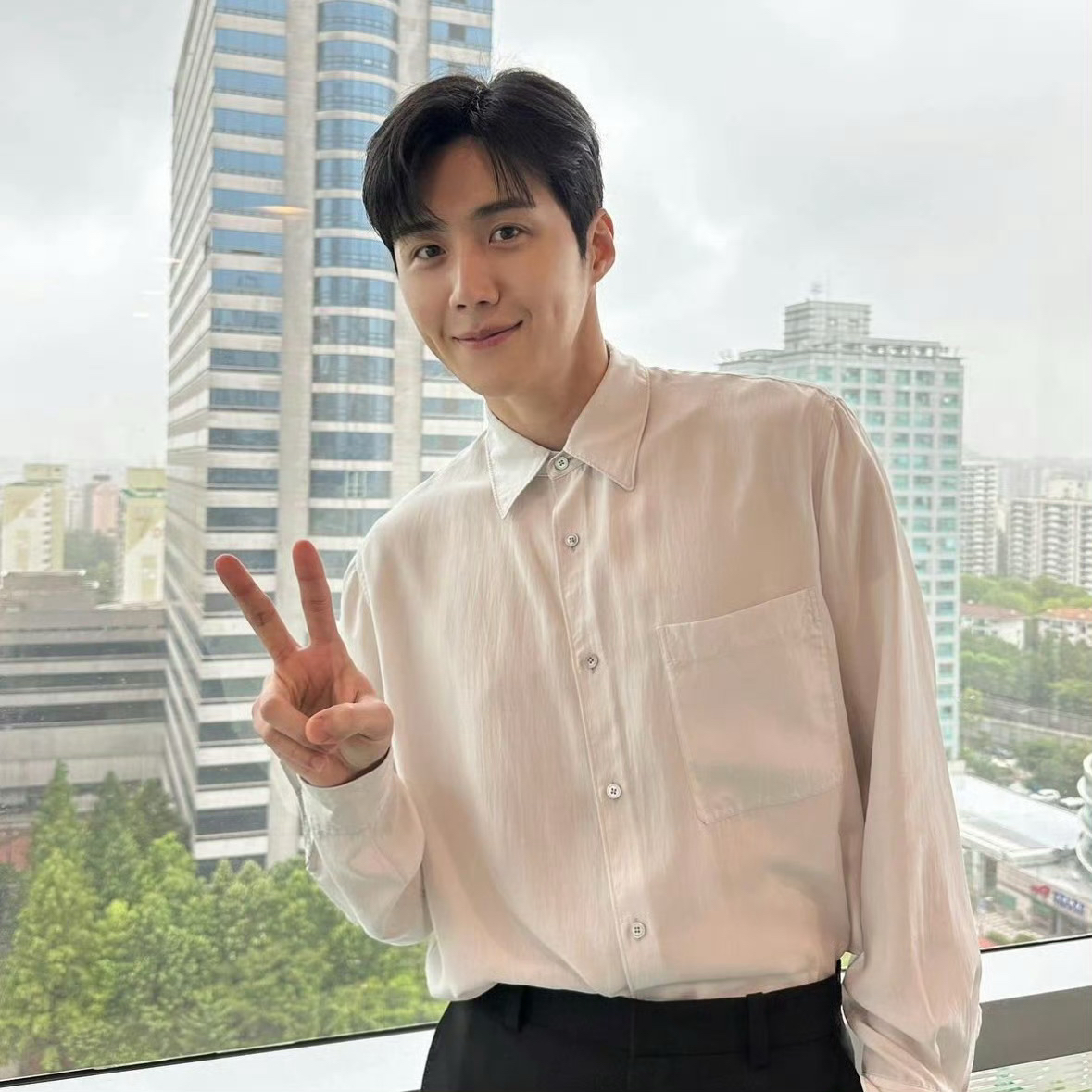 Behind-the-scenes cut of Kim Seonho