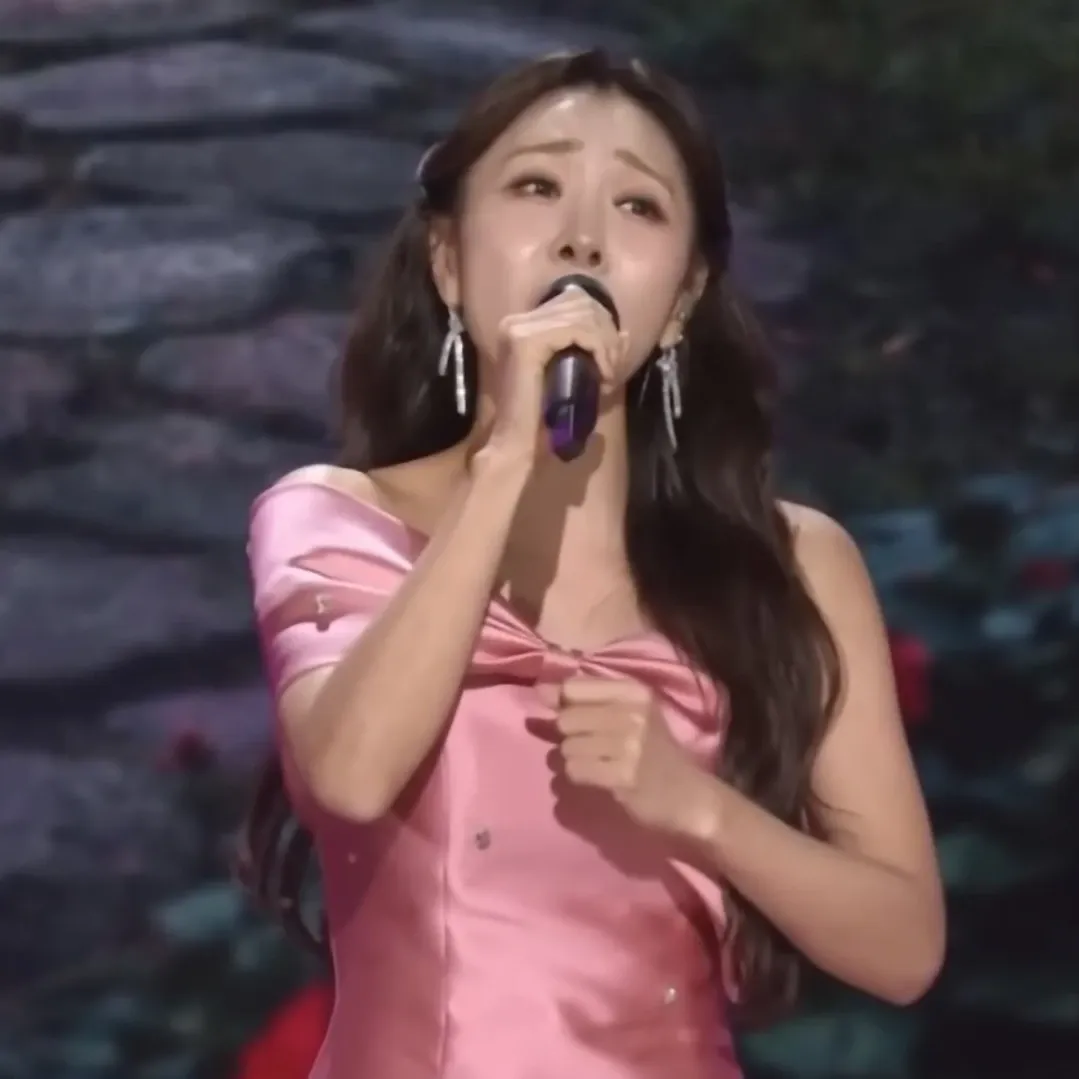 Behind-the-scenes cut of Huh Chanmi
