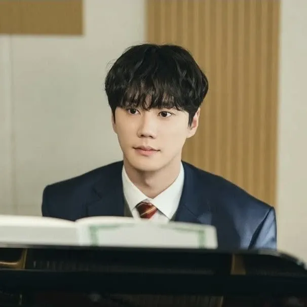 Latest photo of Lee Junyoung