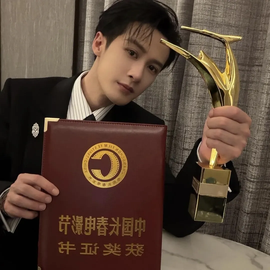 Behind-the-scenes cut of Tan Jianci