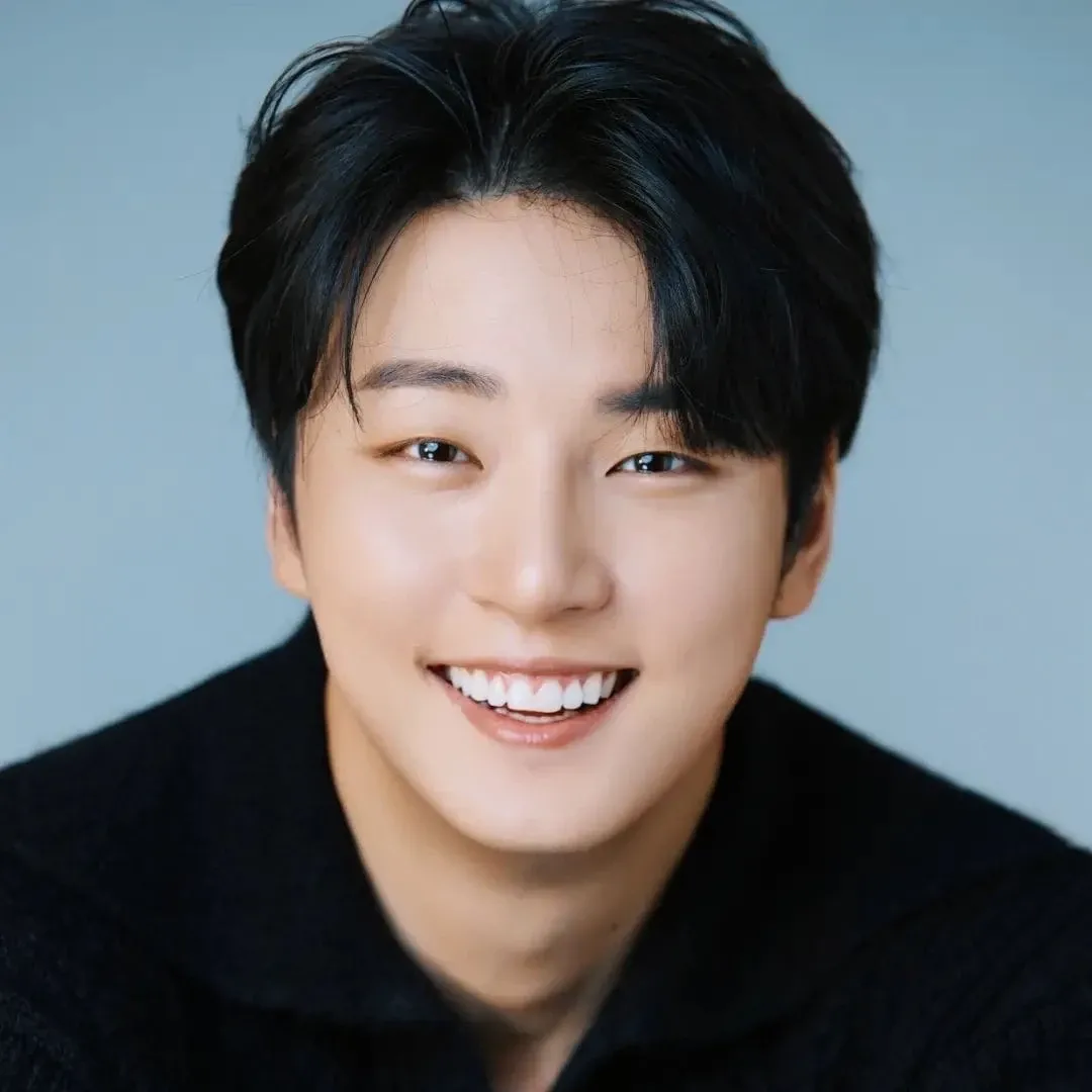 A moment captured by a fan of Yoon Shiyoon