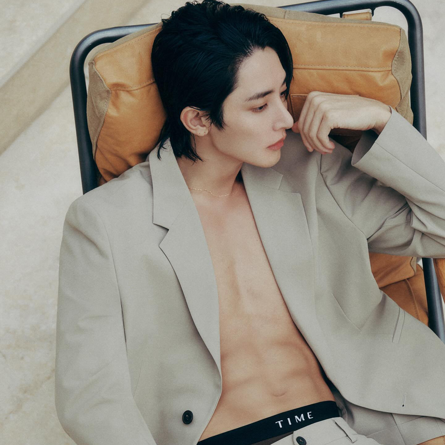 Behind-the-scenes cut of Lee Soohyuk