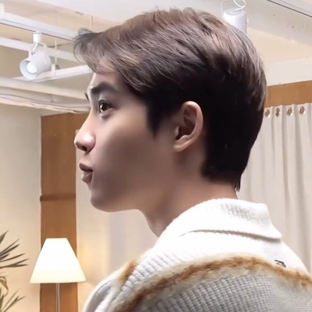 粉丝拍下的都暻秀 (D.O.)瞬间