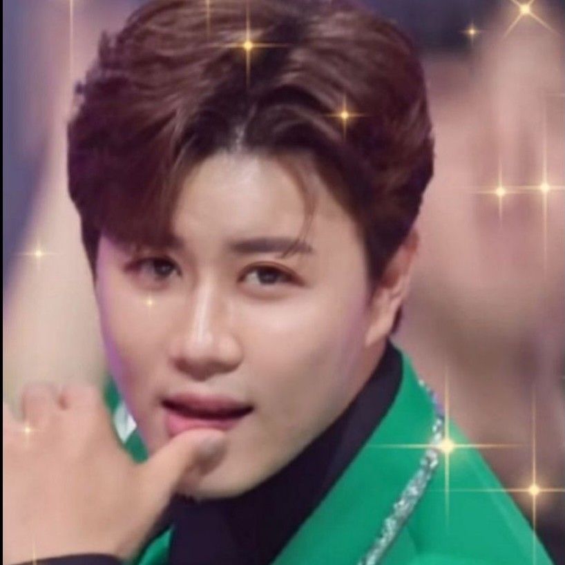 チン・ヘソンの最近の活動ショット