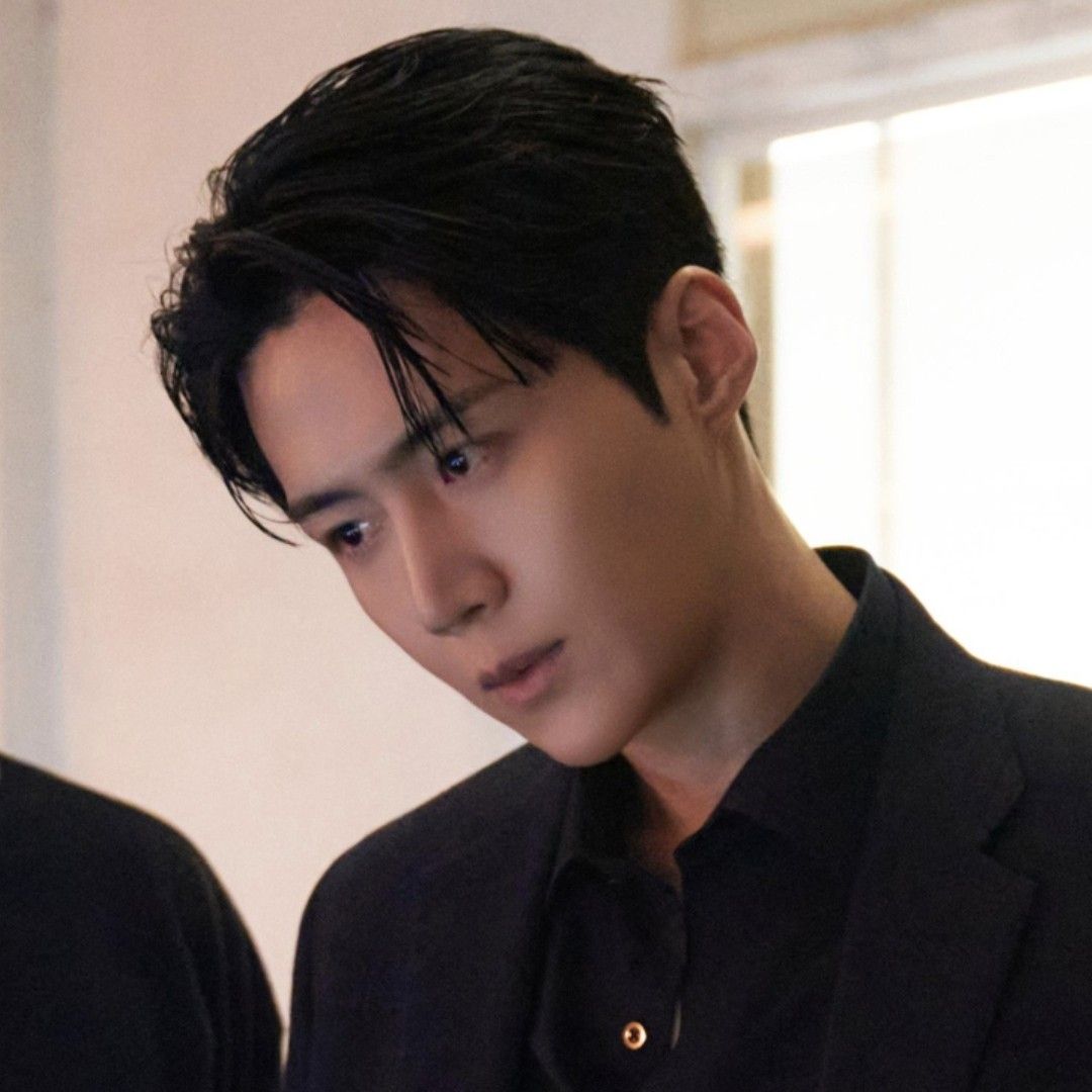 Behind-the-scenes cut of Kim Seonho