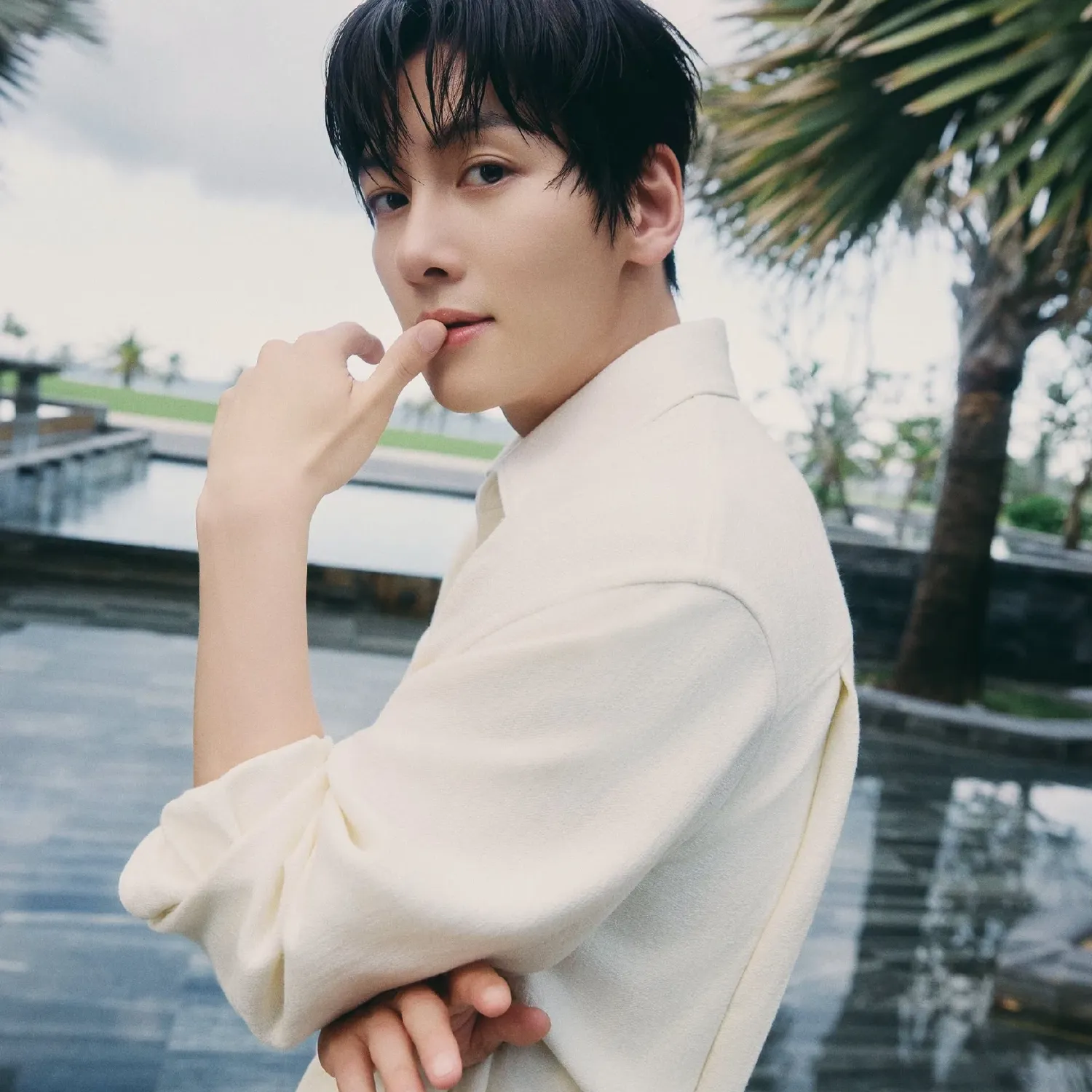 Behind-the-scenes cut of Ji Changwook