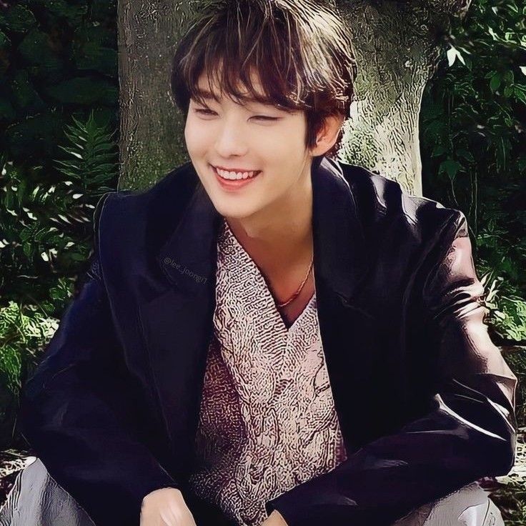 Latest photo of Lee Joongi