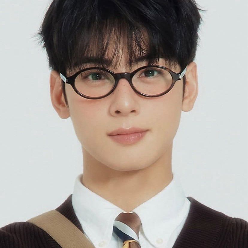 Recent activity shot of Cha Eunwoo