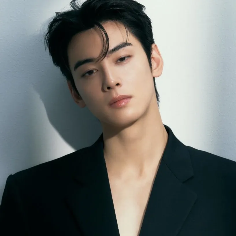 A moment captured by a fan of Cha Eunwoo