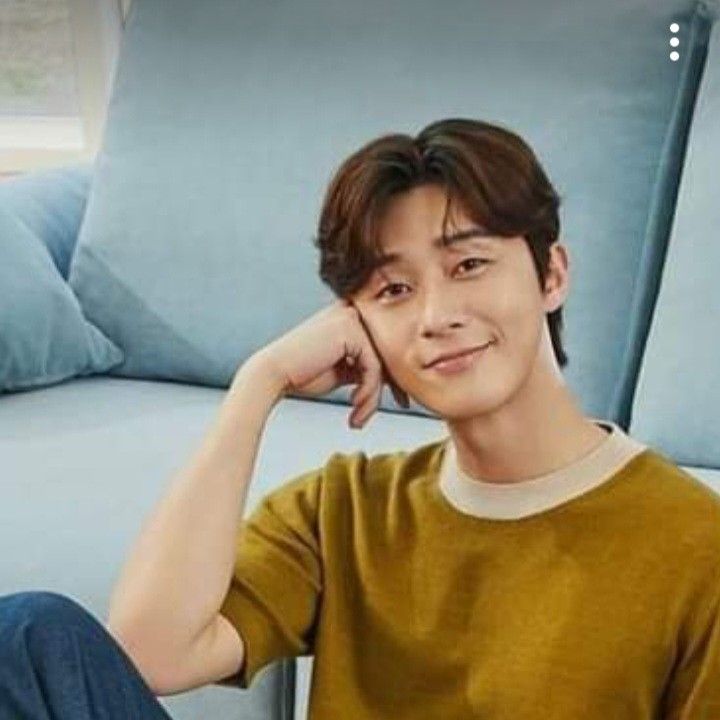 A moment captured by a fan of Park Seojoon