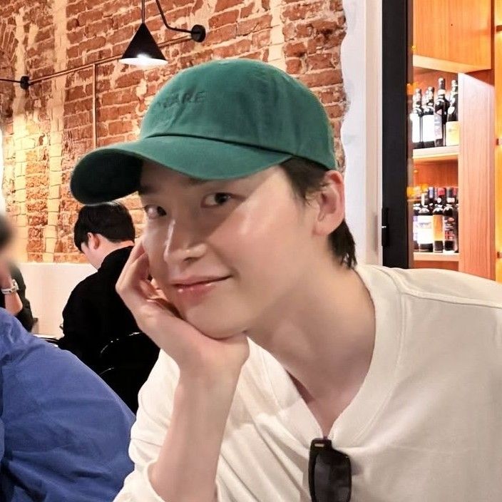 Recent activity shot of Lee Jongsuk