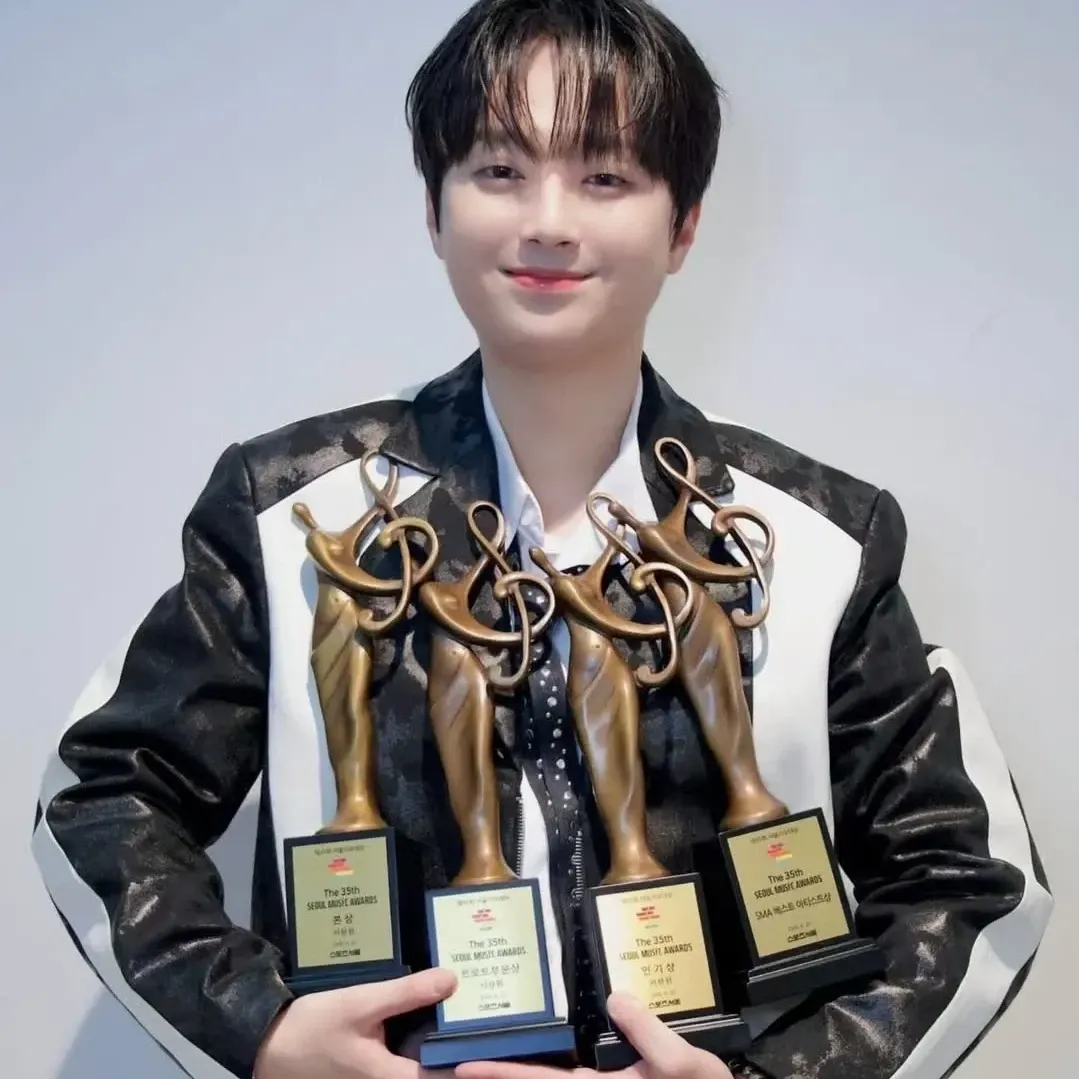 이찬원의 최신 사진