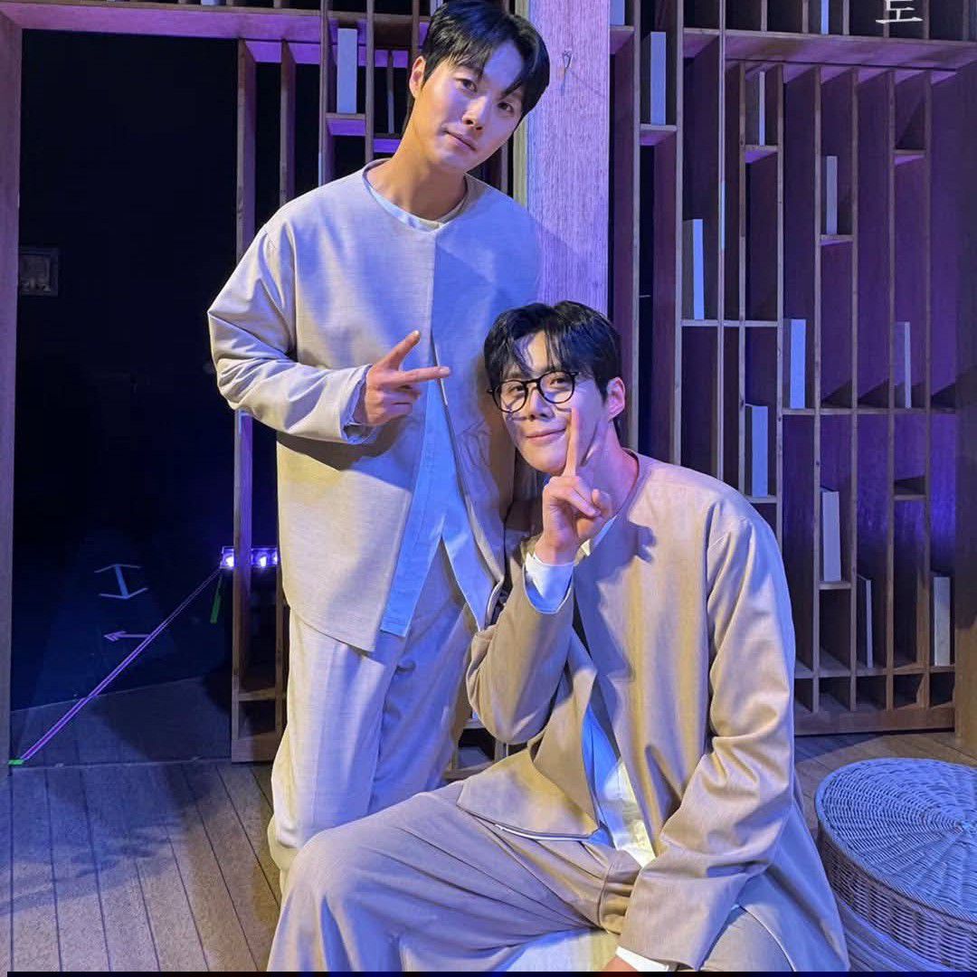 Behind-the-scenes cut of Kim Seonho