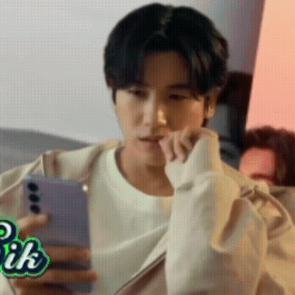 Behind-the-scenes cut of Park Hyungsik