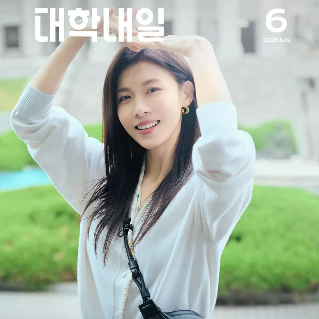 Behind-the-scenes cut of Ha Jiwon