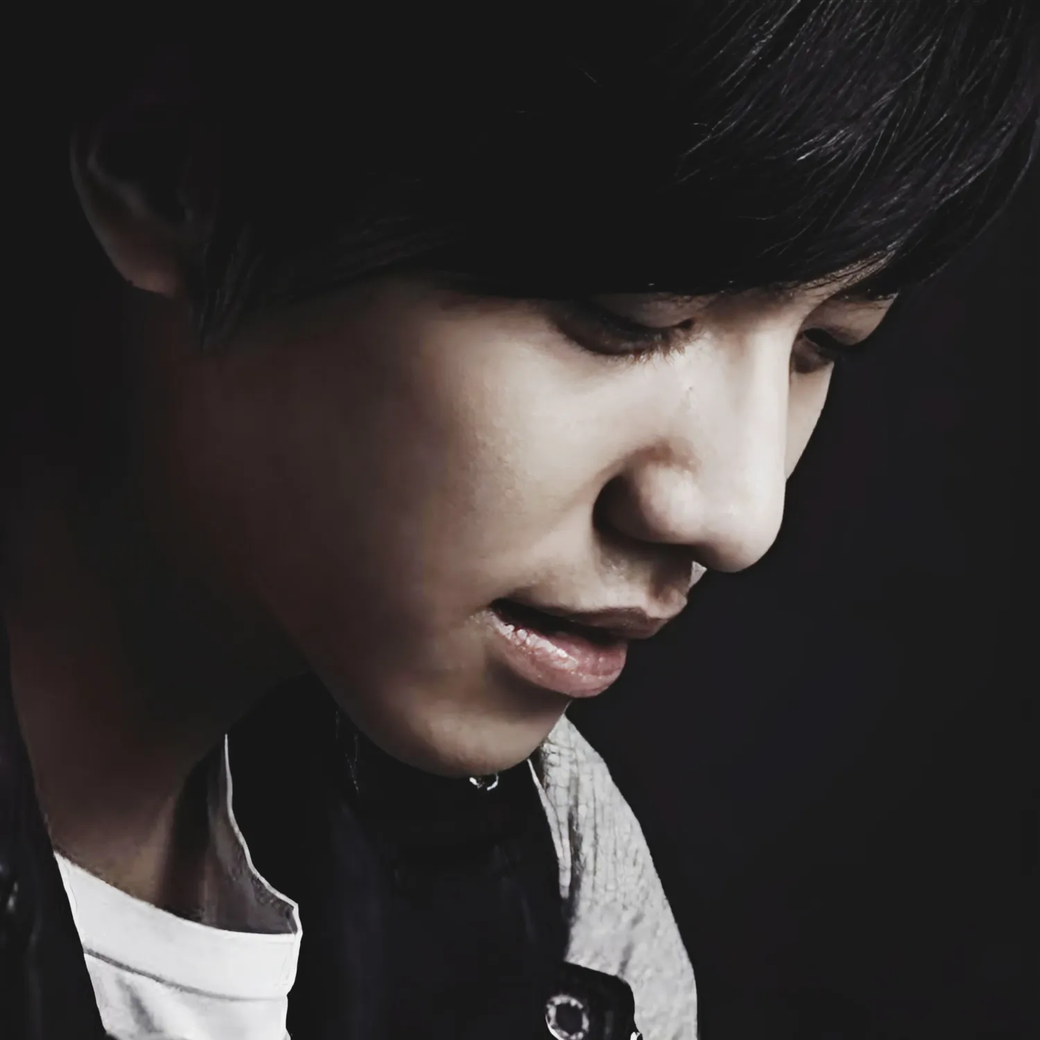 Recent activity shot of Lee Seunggi