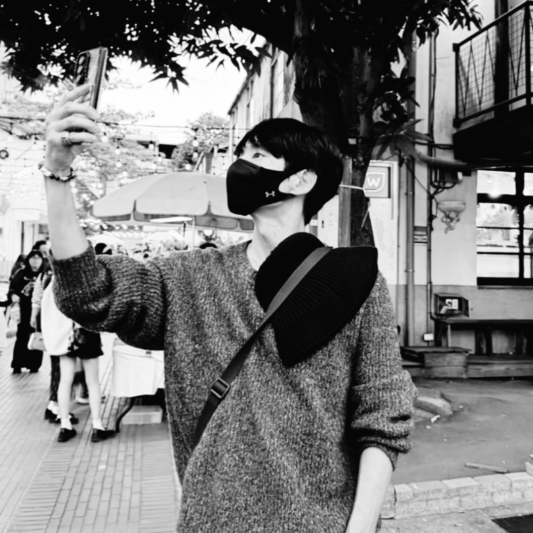 Behind-the-scenes cut of Lee Joongi