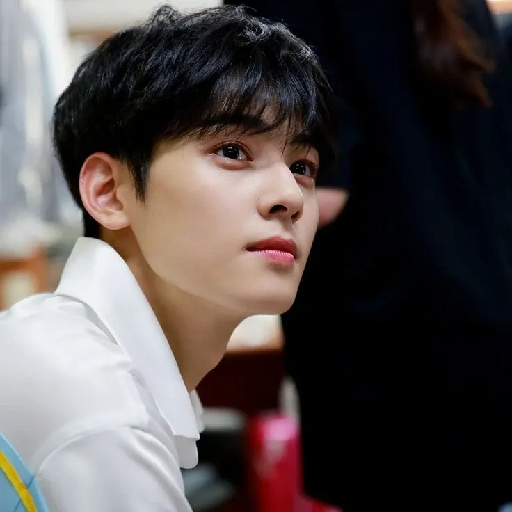 Latest photo of Cha Eunwoo