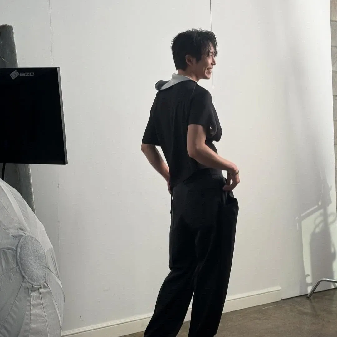Behind-the-scenes cut of Kim Jaewook