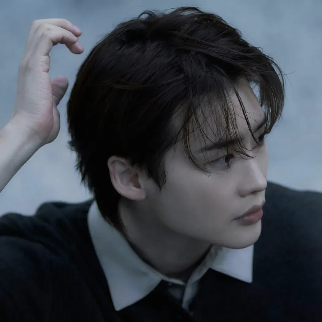 Latest photo of Lee Jongsuk