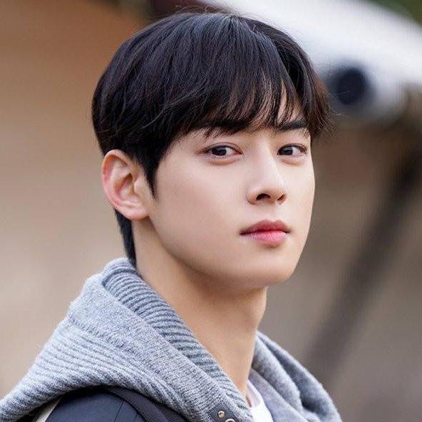 Latest photo of Cha Eunwoo