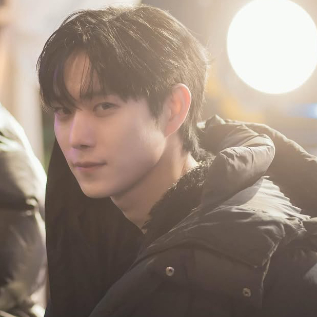 Behind-the-scenes cut of Kim Youngdae