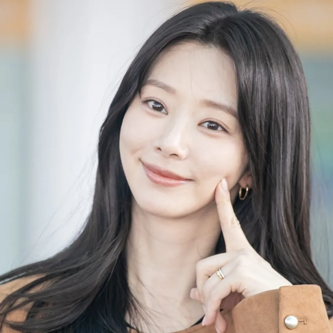 Behind-the-scenes cut of Lee Joobeen