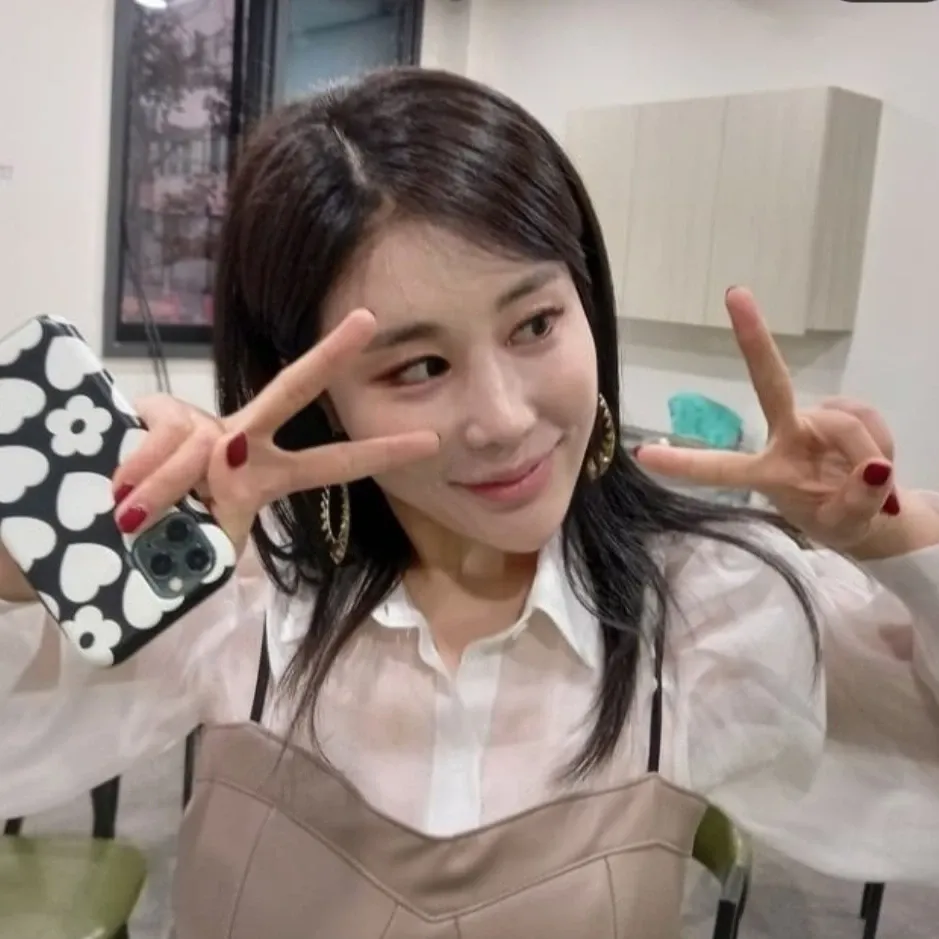 Foto kegiatan terbaru dari Kim Soyou