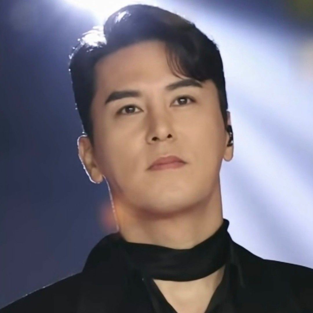 チャン・ミンホの最近の活動ショット