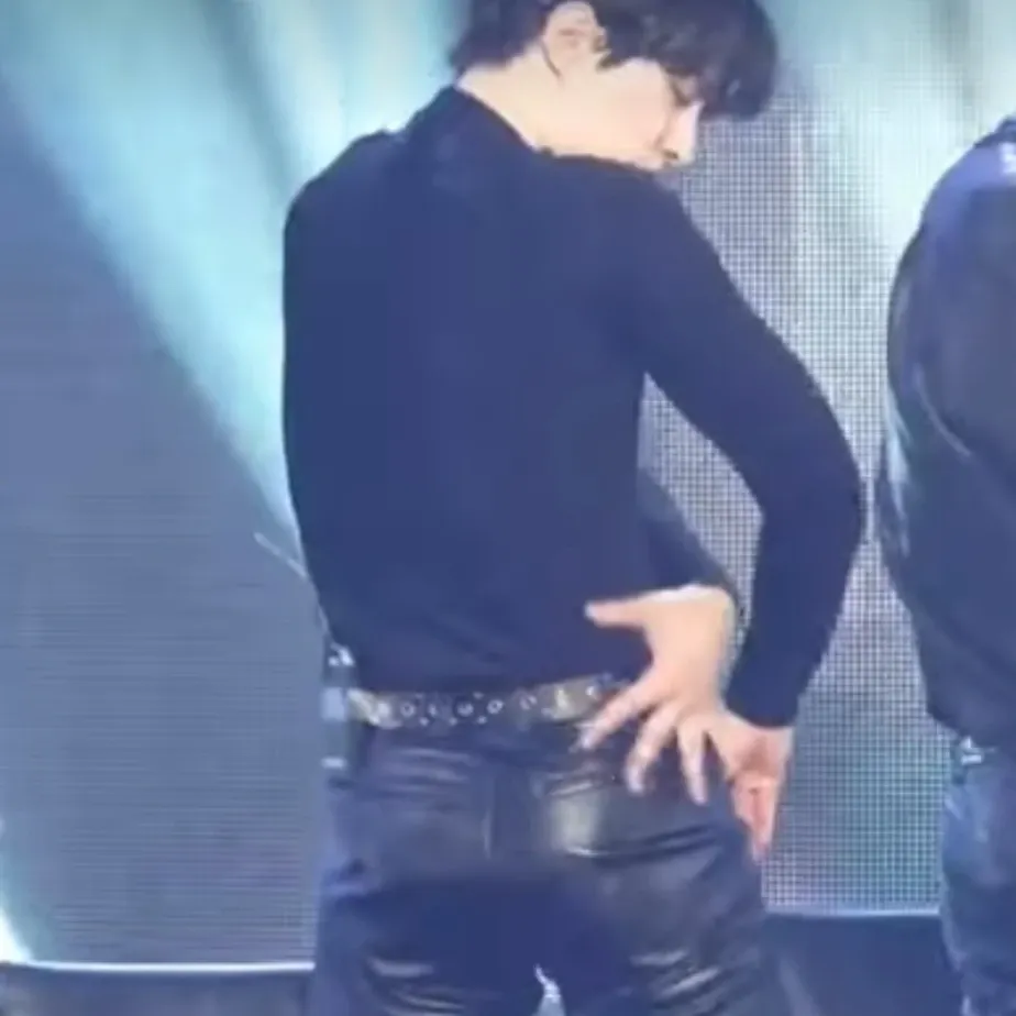 Cuplikan di balik layar dari Lee Junho