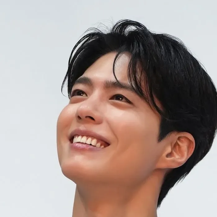 Recent activity shot of Park Bogum