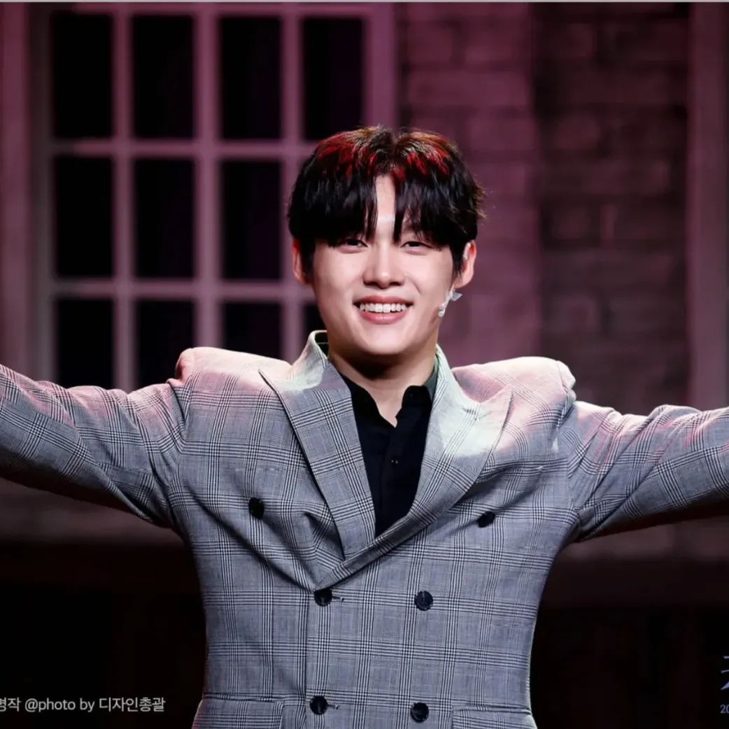 Behind-the-scenes cut of Choi Jaemyeong