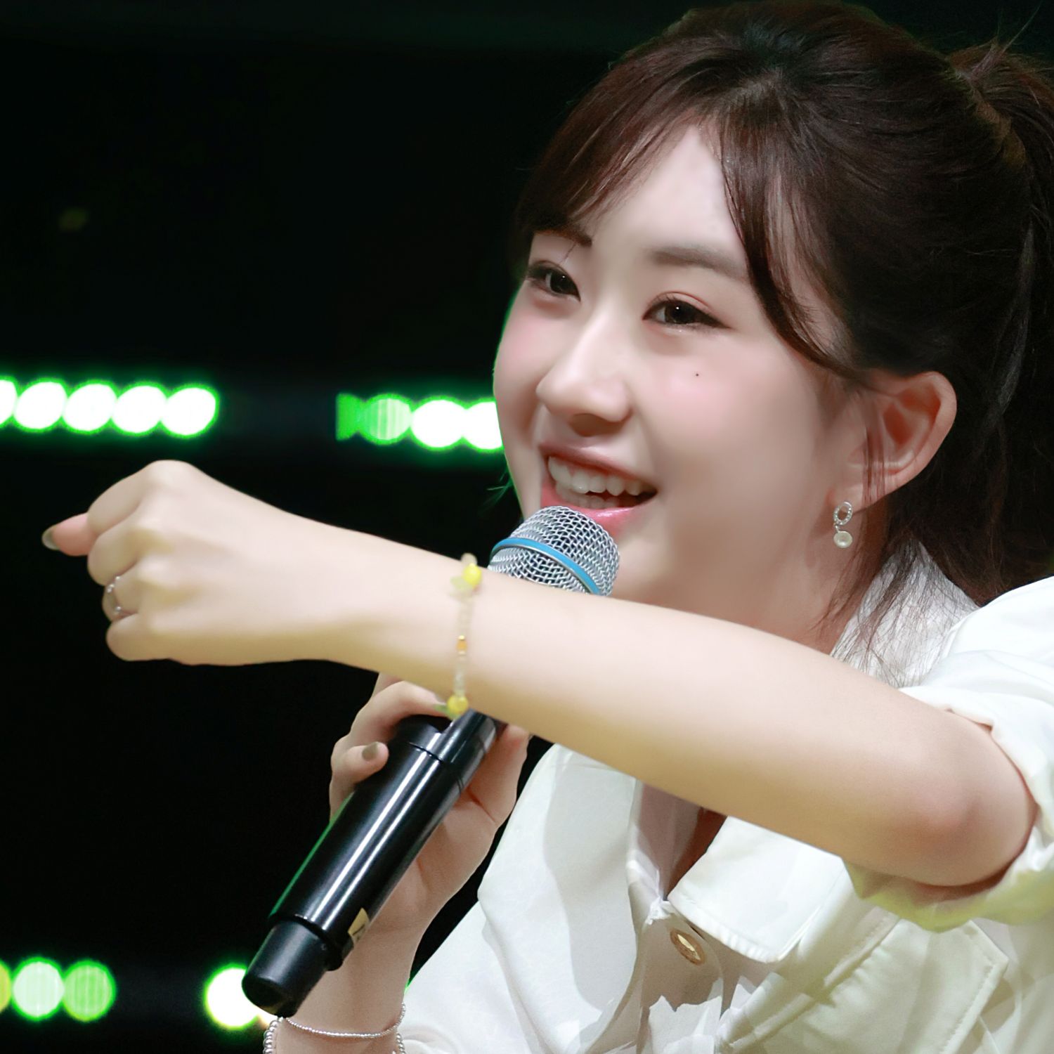 Behind-the-scenes cut of Jeon Yujin