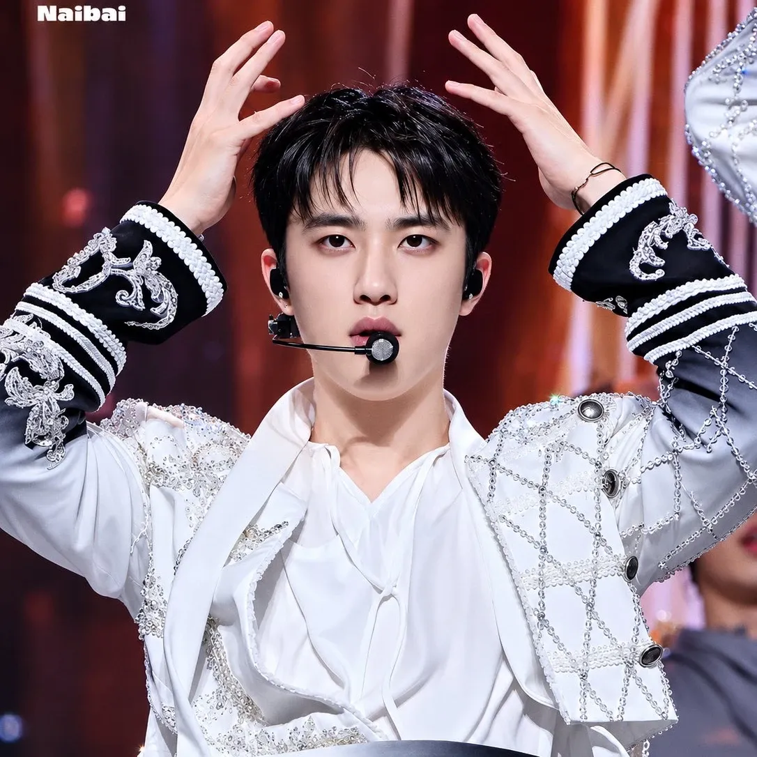 Behind-the-scenes cut of Doh Kyungsoo (D.O.)