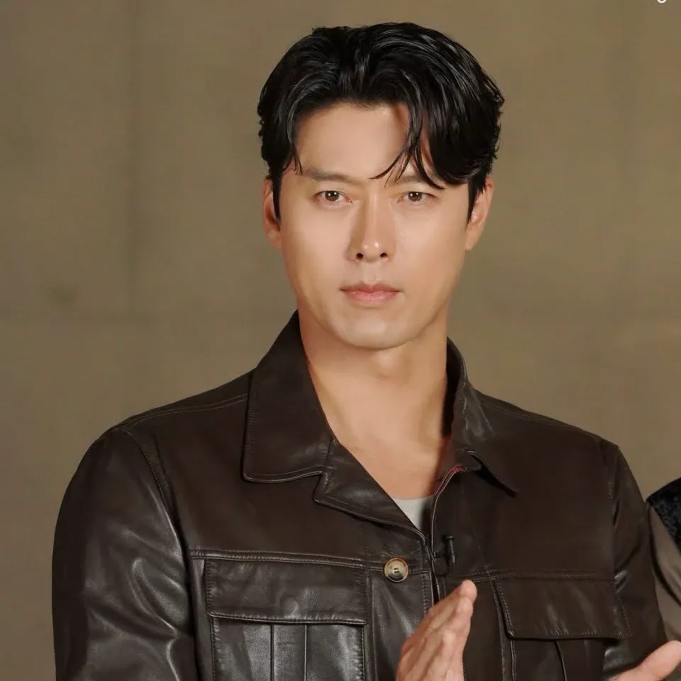 Momen yang diabadikan oleh penggemar Hyun Bin