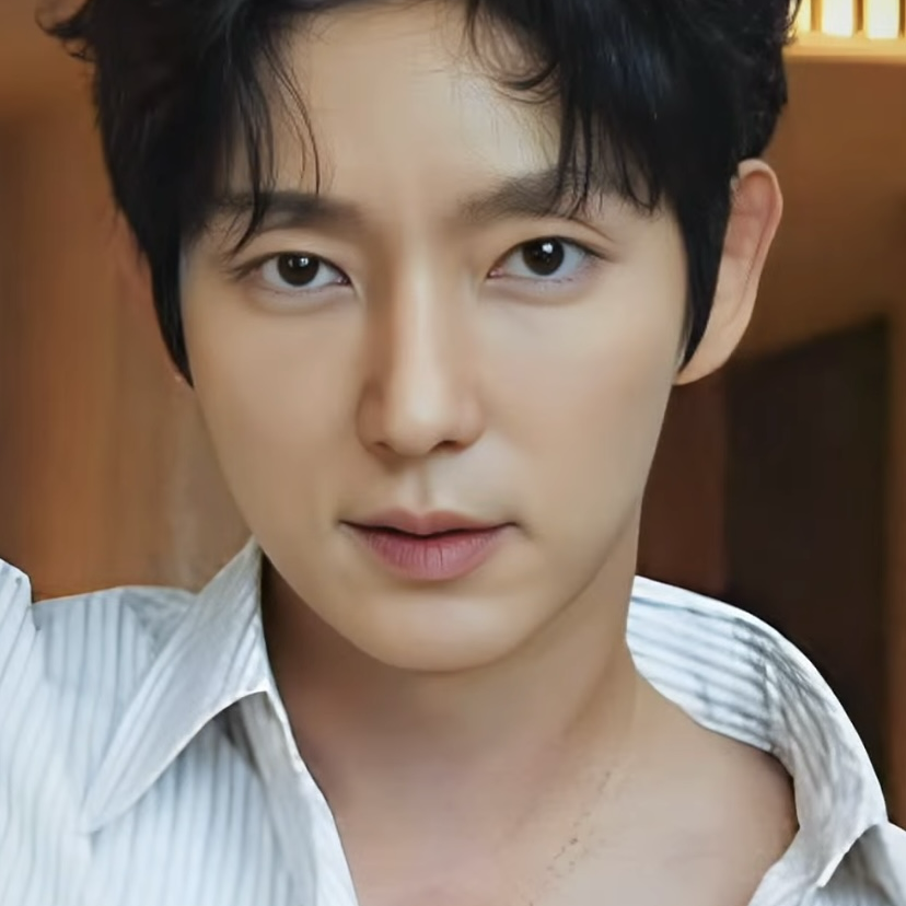 Behind-the-scenes cut of Lee Joongi