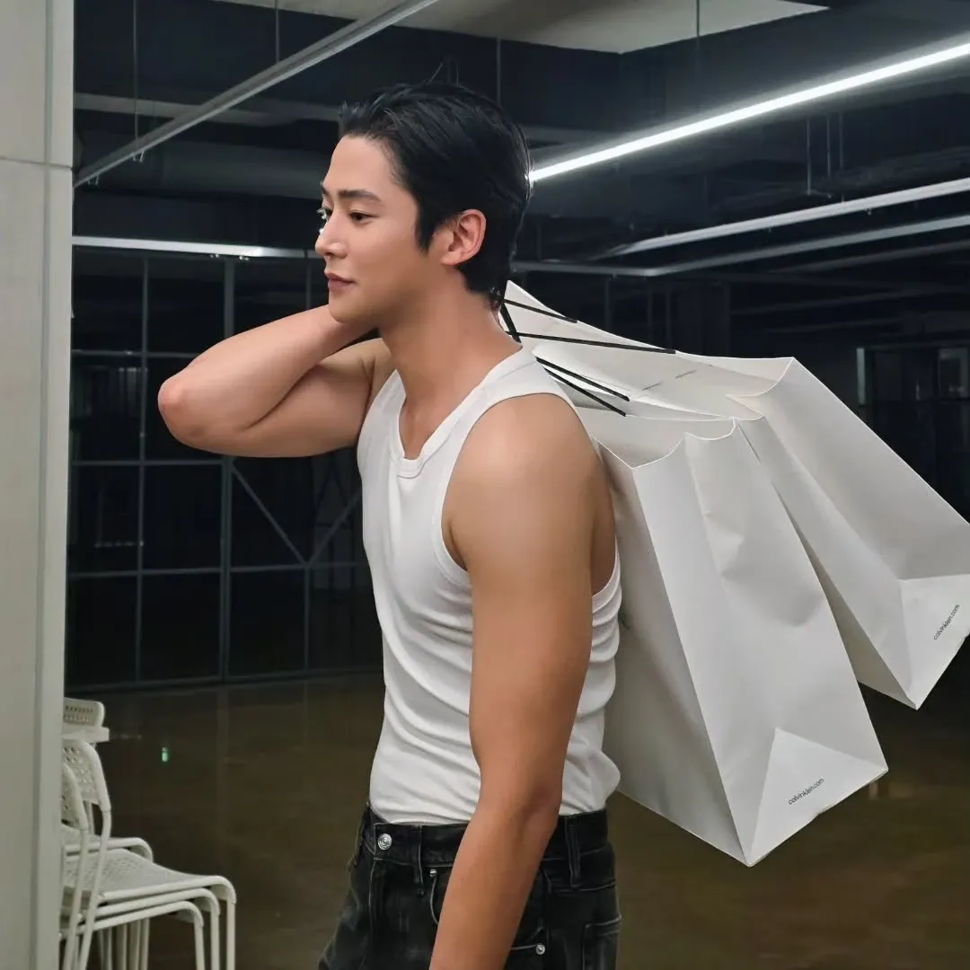 Recent activity shot of Rowoon