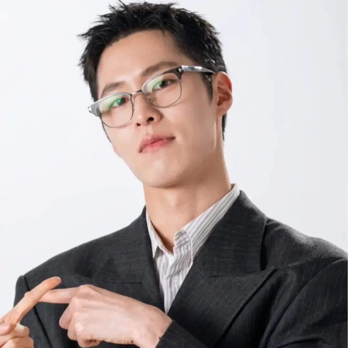 Recent activity shot of Lee Jaewook