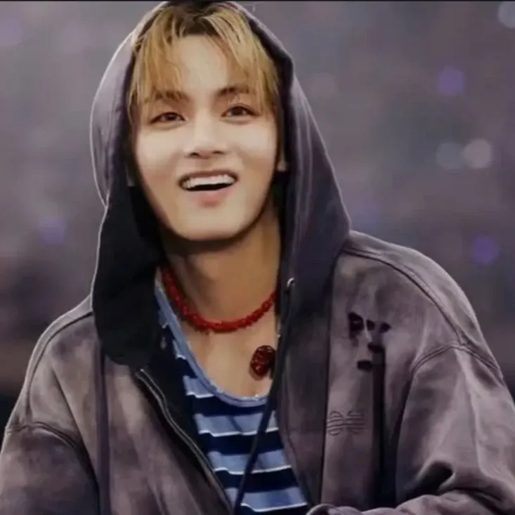 Recent activity shot of Kim Taehyung (V)