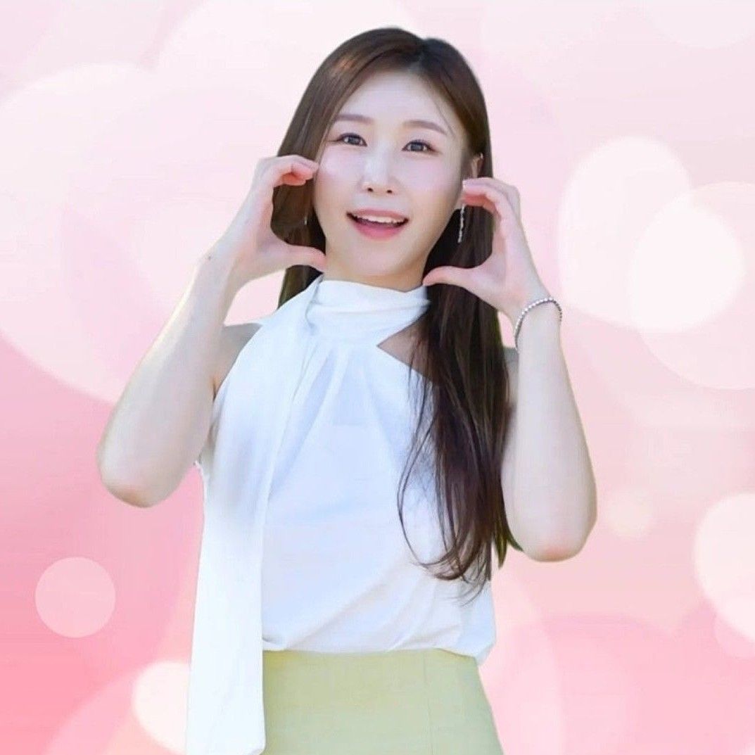 Behind-the-scenes cut of Lee Sona