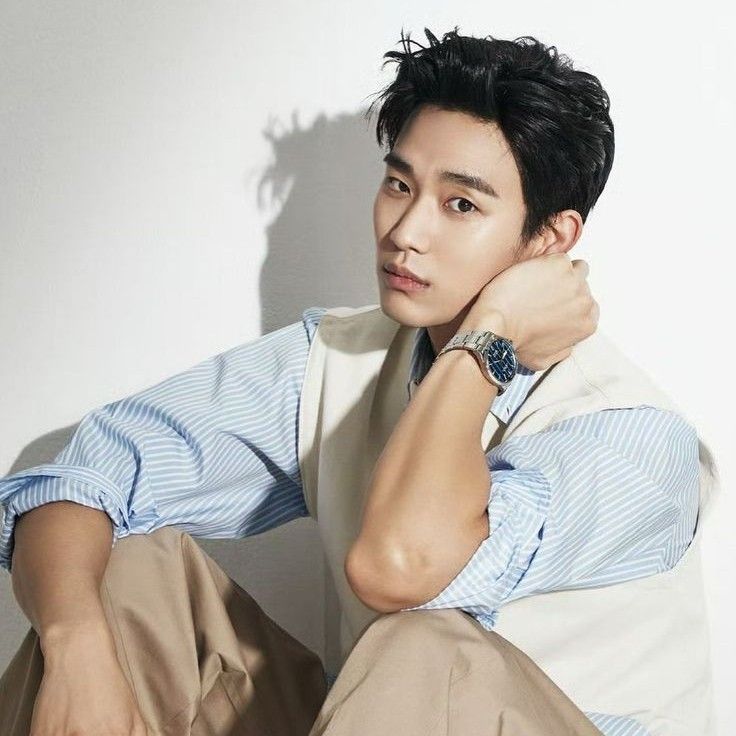 粉丝拍下的金秀贤瞬间