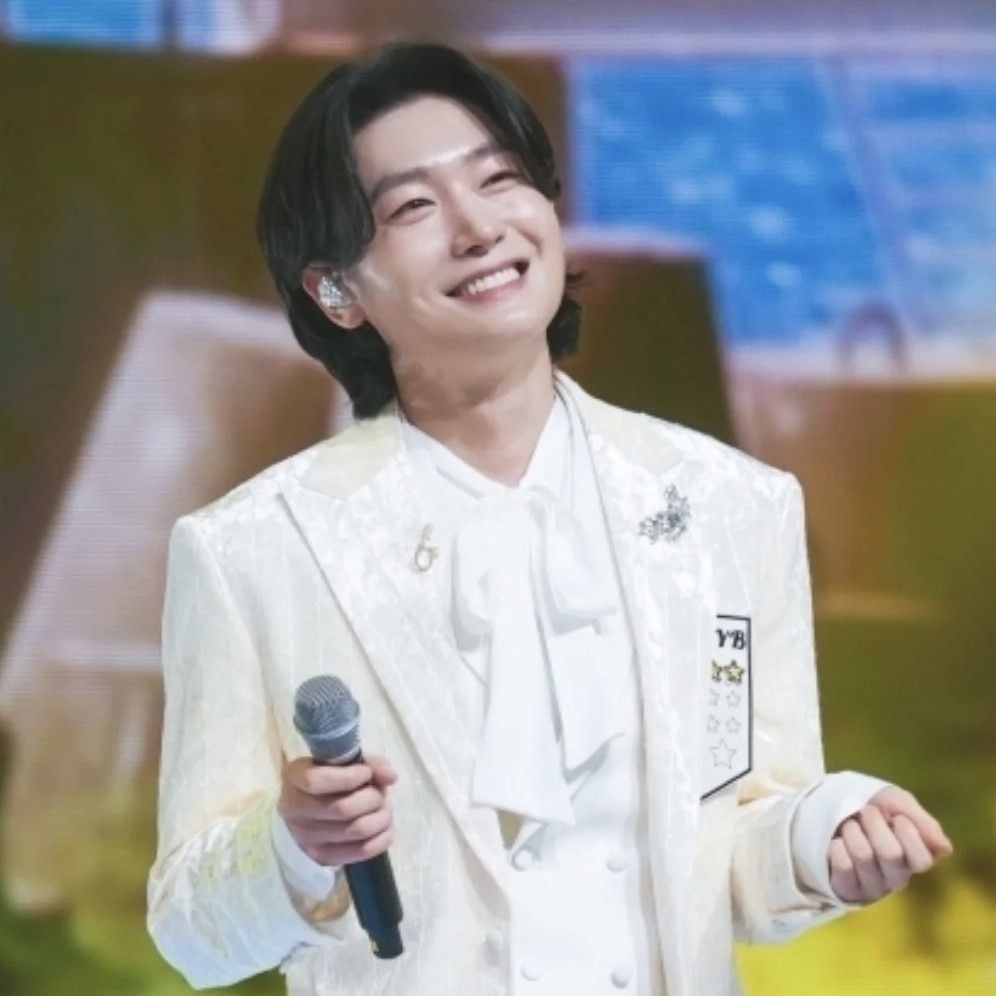 지금 주목받는 셀럽 게시글