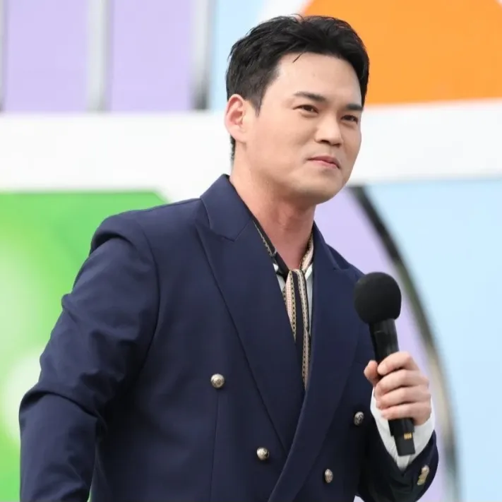 Behind-the-scenes cut of Cheonrokdam