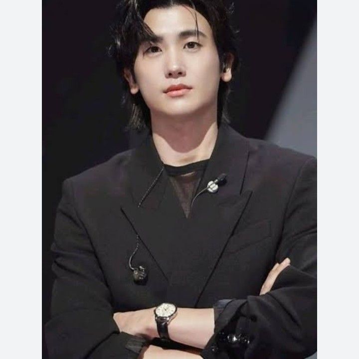 Latest photo of Park Hyungsik