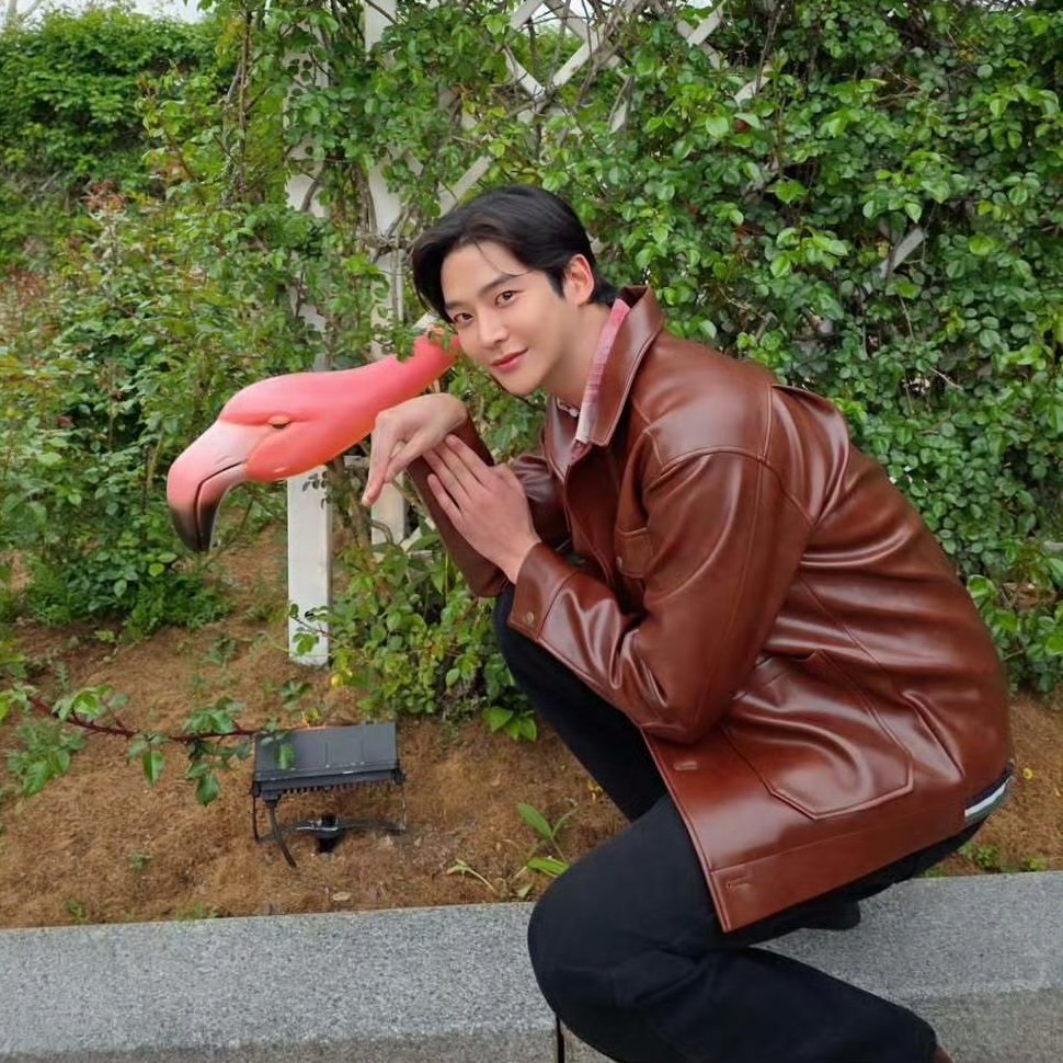 Momen yang diabadikan oleh penggemar Rowoon