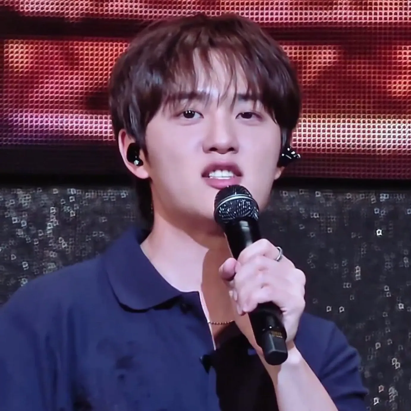 도경수 (디오)의 비하인드 컷