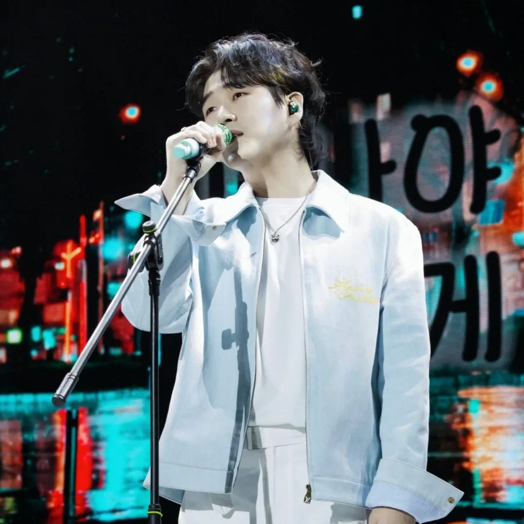 Behind-the-scenes cut of Hwang Youngwoong